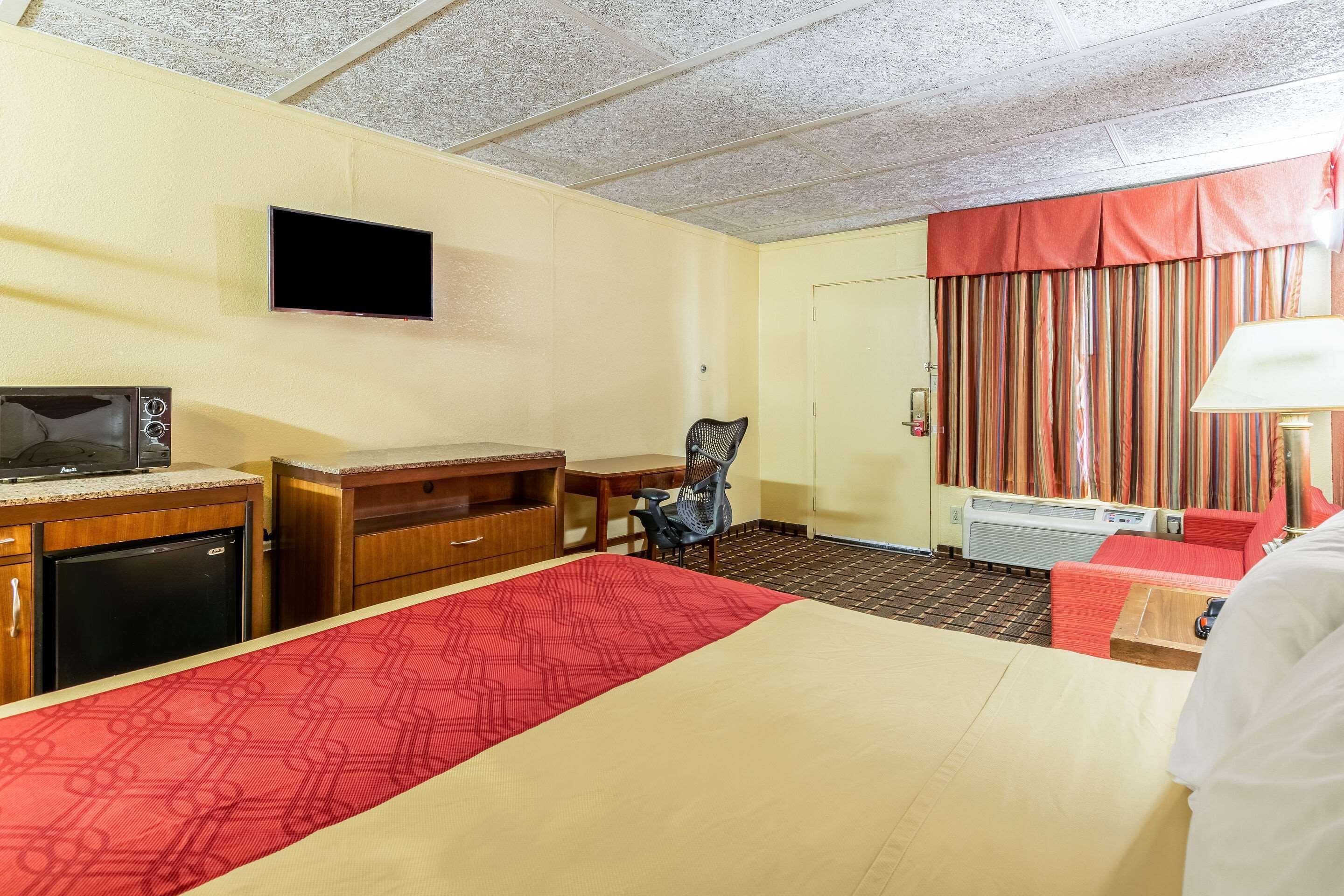 Econo Lodge Charlotte Airport Area Exterior photo