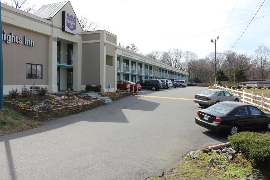 Econo Lodge Charlotte Airport Area Exterior photo