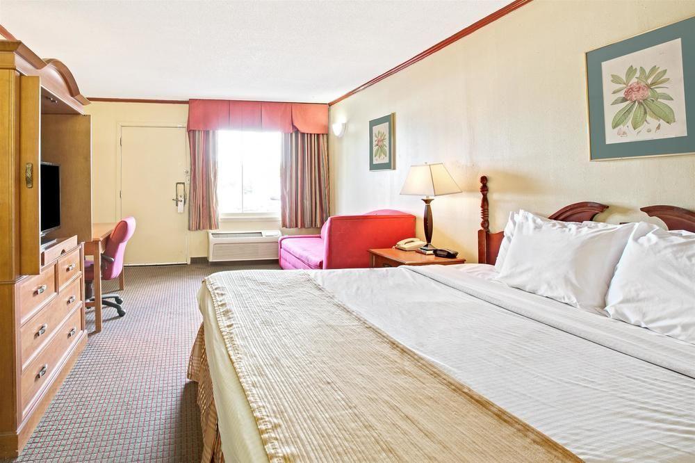 Econo Lodge Charlotte Airport Area Exterior photo