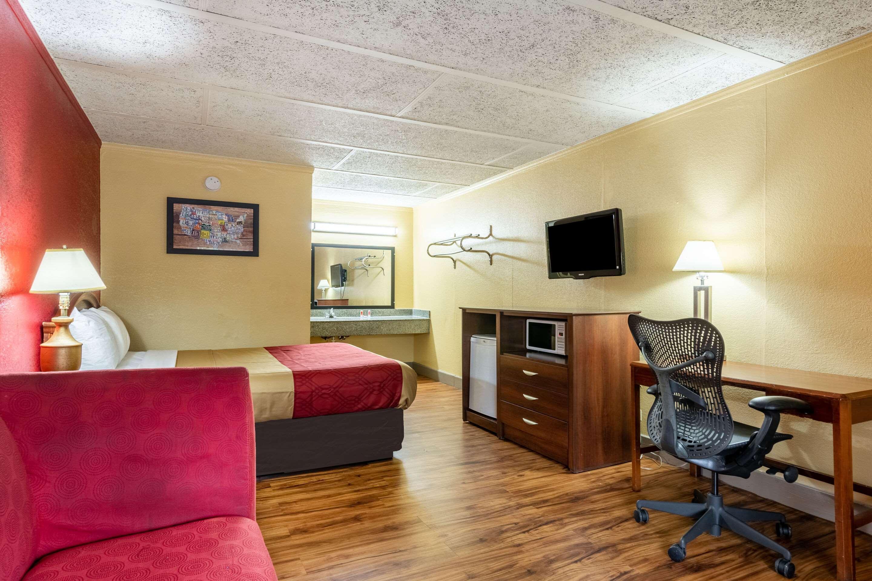 Econo Lodge Charlotte Airport Area Exterior photo