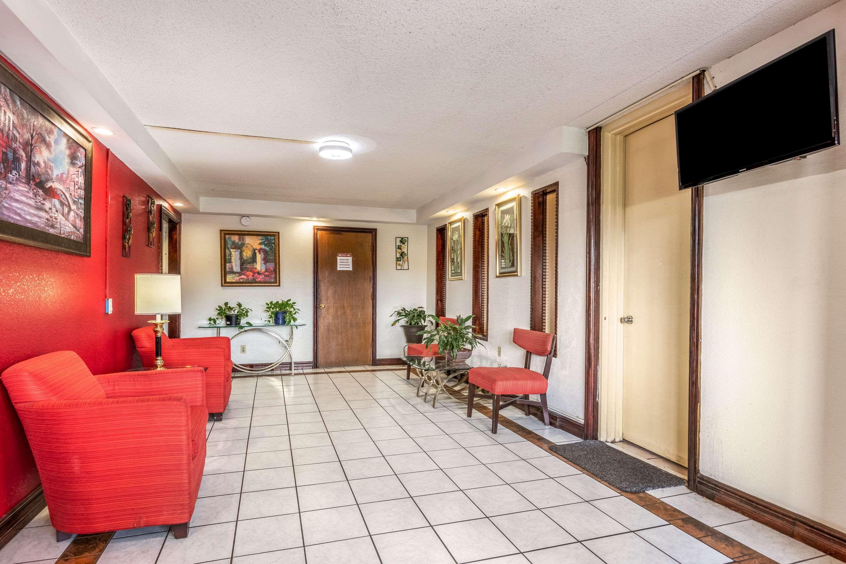 Econo Lodge Charlotte Airport Area Exterior photo