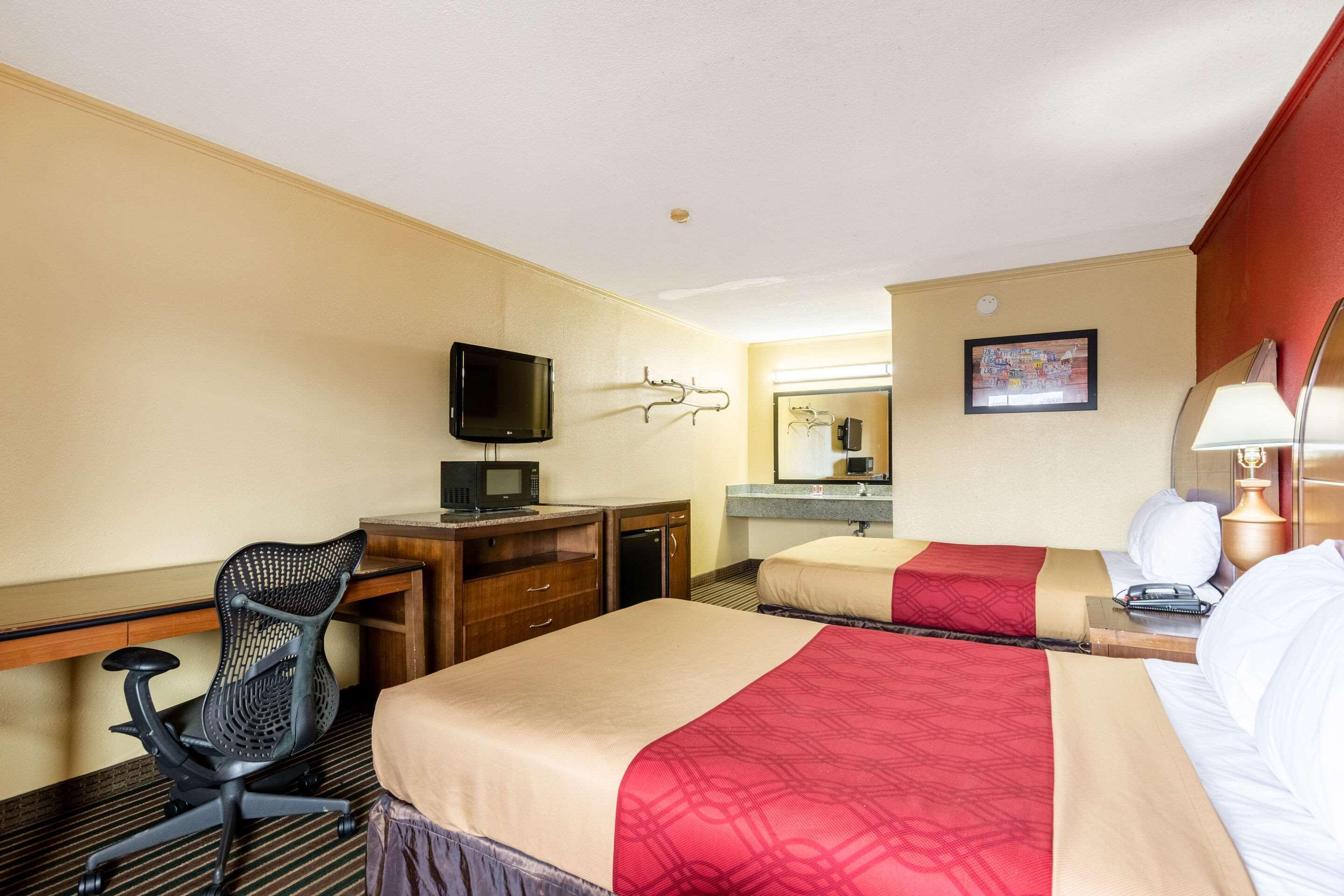 Econo Lodge Charlotte Airport Area Exterior photo